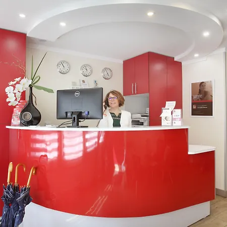 Apolonia Mouffetard, Sure Collection By Western Paryż